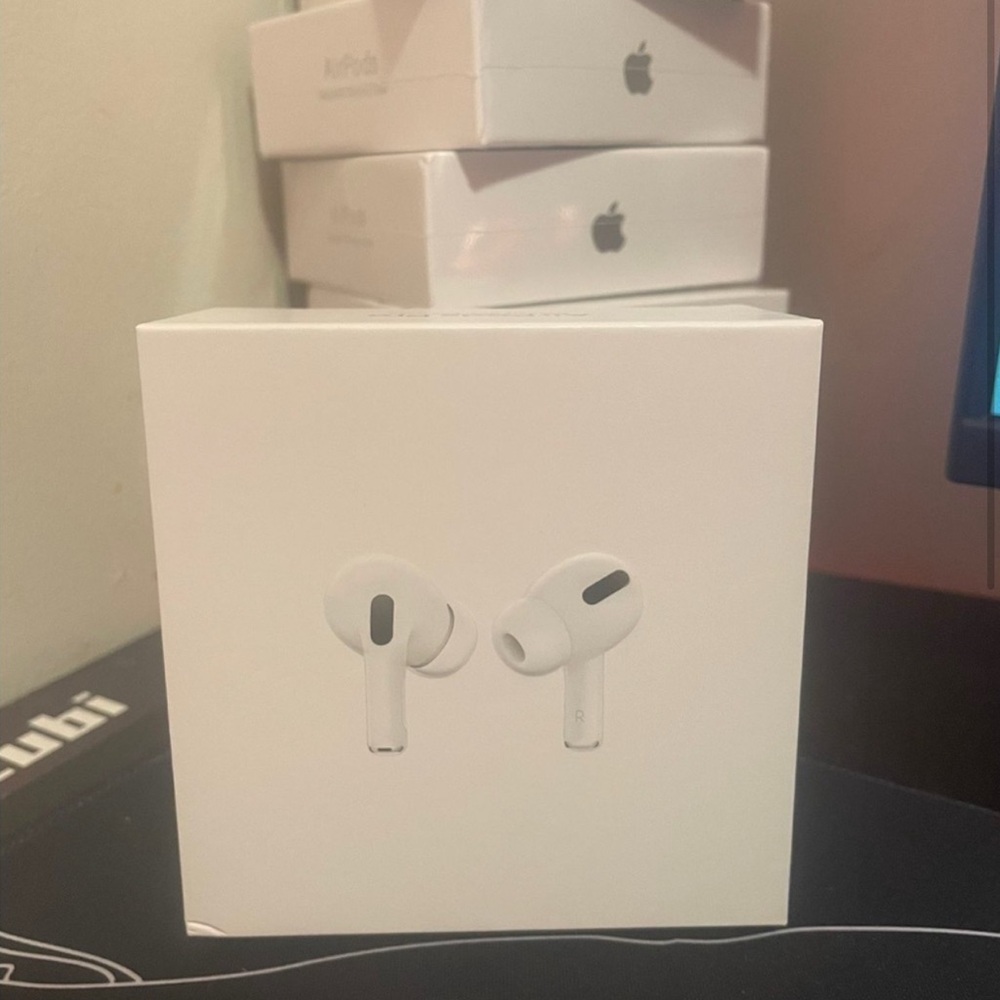 Apple White AirPods Pro Wireless Headset